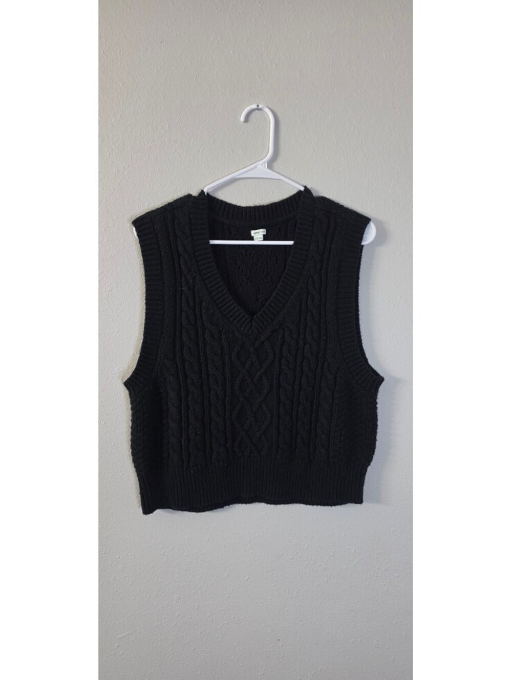 Aerie Black Cable Knit Sweater Vest Women’s XL  V-Neck Sleeveless